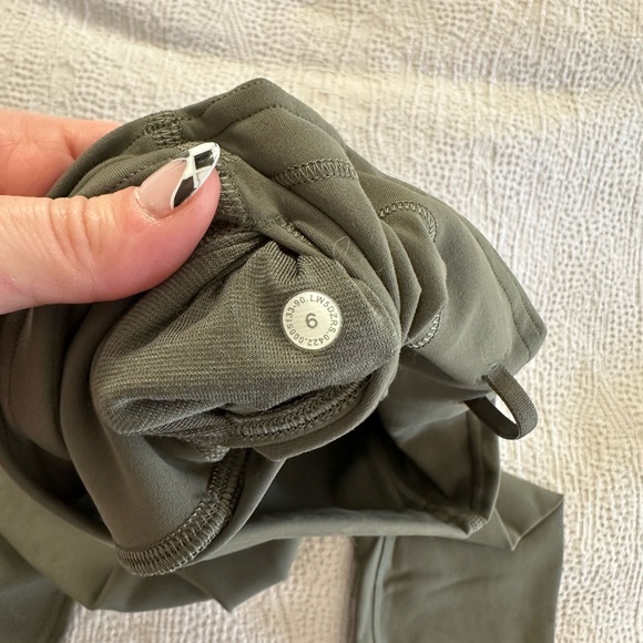 Green lululemon wunder under size 6 like new - Picture 4 of 4